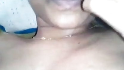 முலாட்டோ ஒரு டிக் விழுங்க முடியும் அமெச்சூர் ஆபாச கவர்ச்சி டீன் அல்லது இளம்பெண்