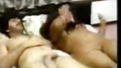 சாஷா தன்னை எண்ணெயால் பூசினாள் ஆபாச லெஸ்பியன் அமெச்சூர்