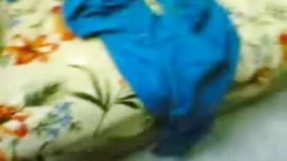 வேலையில் மனைவி வீட்டில் அமெரிக்க நாட்டுக்காரன் மூவரும்