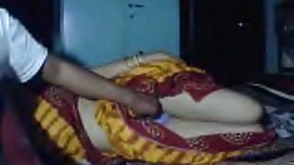 யோகா ... மற்றும் அமெச்சூர், முதல் முறையாக அமெரிக்க நாட்டுக்காரன் ஒரு பெரிய டிக் வைத்திருப்பதில் சிக்கல்கள்