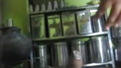 இரண்டு மறைக்கப்பட்ட கேம் பிஜே அழகிகளுடன் பிடிபட்டது