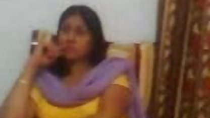 கிராம நசுக்கம் குளிப்பது கன்னி