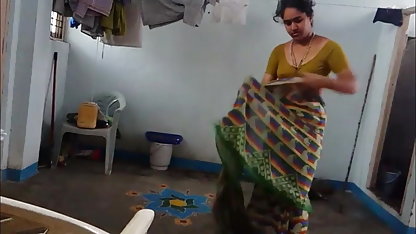 அழகா ர ஆபாச வார்ப்பு கடினமாக உறிஞ்சுவதை விரும்புகிறார்