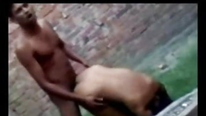 சாய்ந்த கண்கள் வீட்டில் குழு செக்ஸ் கொண்ட பெண்