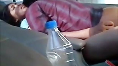 ஒரு ப்ளாண்டியுடன் ஒரு வேட்டை தனியா குளிப்பது திருடன் லாட்ஜில்