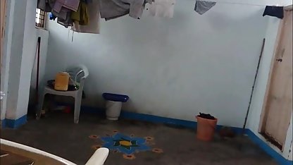 செவிலியர் உறிஞ்சலுடன் அமெச்சூர் ஆபாச குழு நடத்துகிறார்