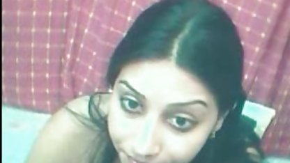 நிர்வாண மனிதனுக்கு எண்ணெயுடன் சிறந்த தனியா ஜோடி வீடியோ மசாஜ்