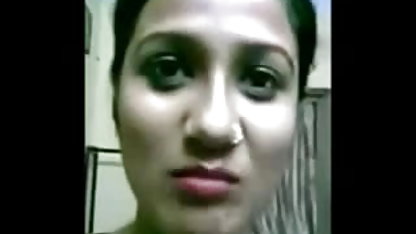 வெளிப்புற பொழுதுபோக்குக்கு வீட்டில் ஜோடி ஆபாச அழகான வோர்ஸ்