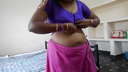 சாஷா ப்ளாண்ட் மற்றும் வயதான பெண்மணி வீட்டில் அவரது கவர்ச்சியான ஜிம்னாஸ்டிக்ஸ்