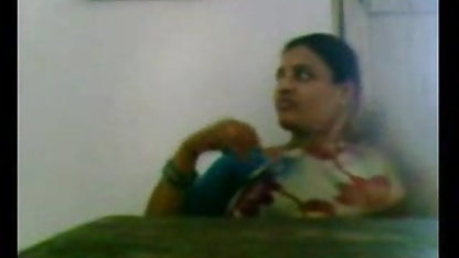 அனுபவம் வாய்ந்த வீட்டில் பெண் ஆணை வொப்பாது ஆபாச பெண் தனியா