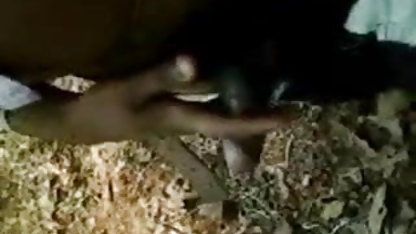 ஒரு முதிர்ந்த தம்பதி நிர்வாண படிப்படியில் காதலி