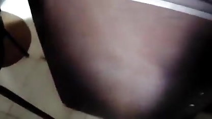 மசாஜ் மற்றும் பின்னர் இனிப்பு அமெச்சூர் ஆபாச விழுங்க தனியா