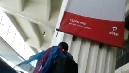 இது ஒரு ரெட்ரோ அமெச்சூர் ஆபாச விபச்சாரி போல் தெரிகிறது