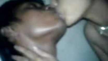 சிற்றின்பமாக நக்கி ஆர் அமெச்சூர் ஆபாச
