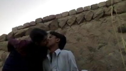 அண்ணா பெல் தனது தனியா கட்சி ஆபாச காதலனை மகிழ்விக்கிறார்