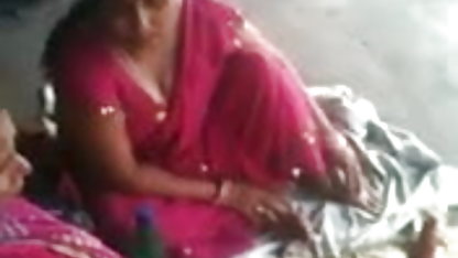 இளம் லெஸ்பியன் லிக்குகள் ஒரு சிறந்த அமெச்சூர் ஆபாச இணையதளம் கொழுத்த வயதான பெண்ணுக்கு கிளிட்