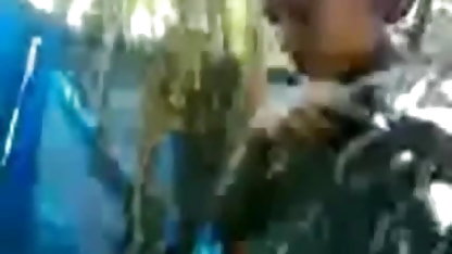 டிக் மார்பகங்களைப் பெற்றார் ஒரே வீட்டில் ஆபாச