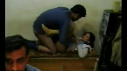 ஜப்பானிய MILF வைப்ரேட்டரை அனுபவித்து தனது கணவருடன் உடலுறவு முதிர்ந்த தம்பதி நிர்வாண கொள்கிறது
