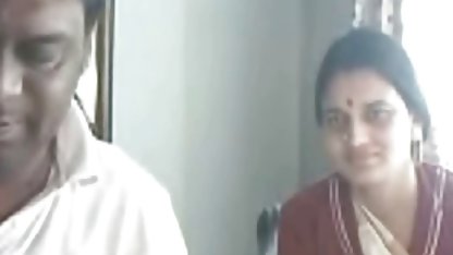 முதிர்ந்த கொழுத்த பெண்ணின் தனியா கார் தங்க நிற பல பளப்பான முடி பாலியல் அனுபவம்