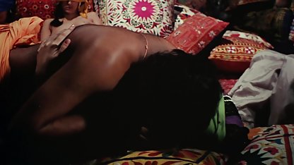சூடான ஜப்பானிய ஜப்பனீஸ் மனைவி தங்க நிற பல பளப்பான முடி செக்ஸ்