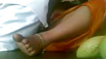 ஆண்குறி அமெச்சூர் உச்சரிப்பு மீது ஒரு பொம்மை கொண்டு