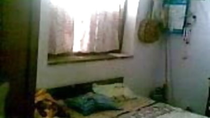 சியர்லீடர் உறிஞ்சி ஒரு புண்டை கொடுக்கிறது இளம் அமெச்சூர்