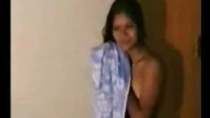வெளியில் ஒரு ஜெர்மன் செக்ஸ் தனியா நடிப்பில் பொன்னிறம்