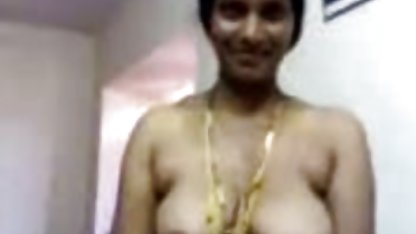 உணர்ச்சிவசப்பட்ட தாயிடமிருந்து தனியா முழு மயக்கம் சிறந்த தனியா