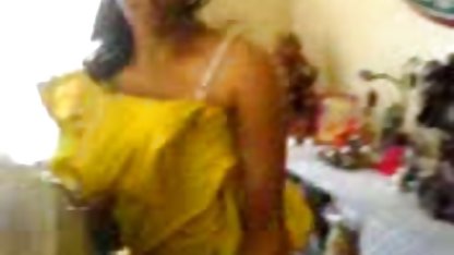 பிணைக்கப்பட்டு அவமானப்படுத்தப்படுவதை அவள் பழைய இளம் அமெச்சூர் ஆபாச விரும்புகிறாள்.