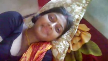 இரண்டு ஆண்கள் ஒரு இந்தியப் குத தனியா தனியா பெண்ணைப் பிடித்தார்கள்